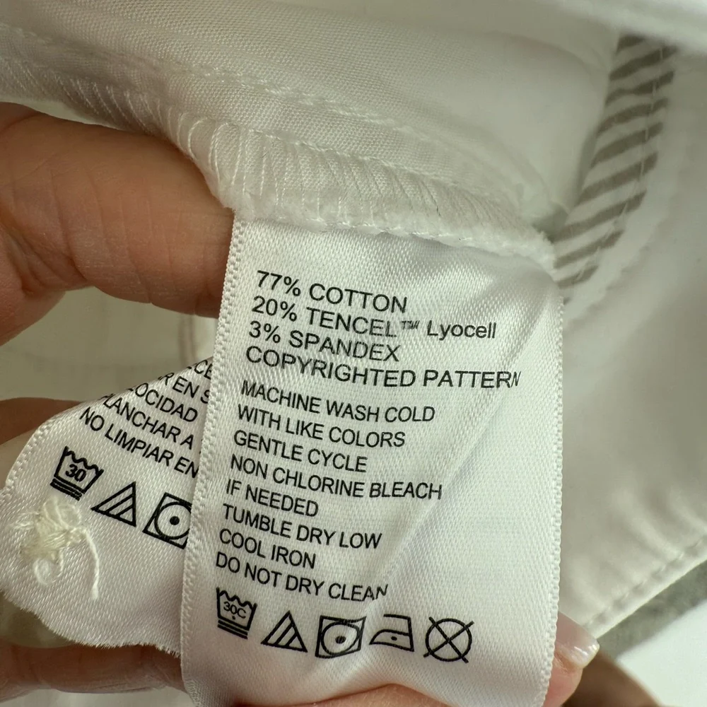 Tommy Bahama Boracay® Tropical Toss Embroidered 5-Inch Shorts.  Size 6 - Picture 9 of 9